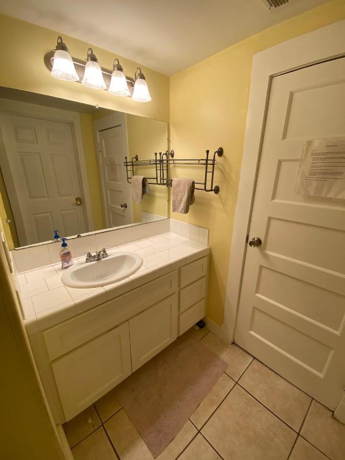Private Large La Bedroom W Private Half-Bathroom - Ac - Wifi - Private Fridge Near Usc - Exposition Park - Usc Memorial Coliseum - Banc Of California Stadium - Downtown Los Angeles Dtla - University Of Southern California Usc! Екстер'єр фото