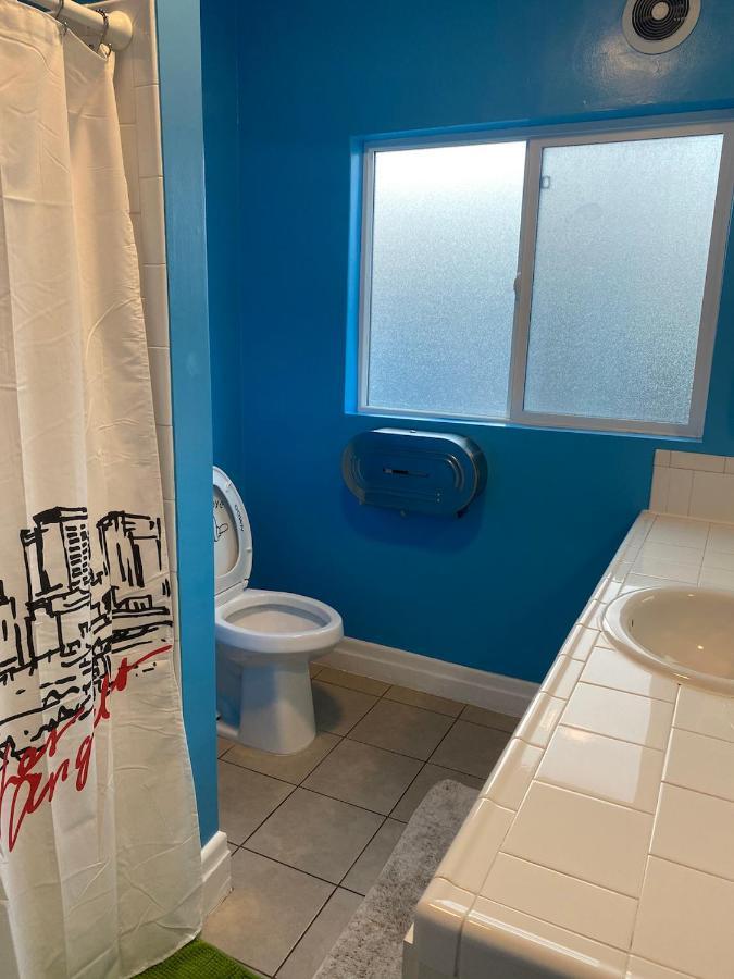 Private Large La Bedroom W Private Half-Bathroom - Ac - Wifi - Private Fridge Near Usc - Exposition Park - Usc Memorial Coliseum - Banc Of California Stadium - Downtown Los Angeles Dtla - University Of Southern California Usc! Екстер'єр фото