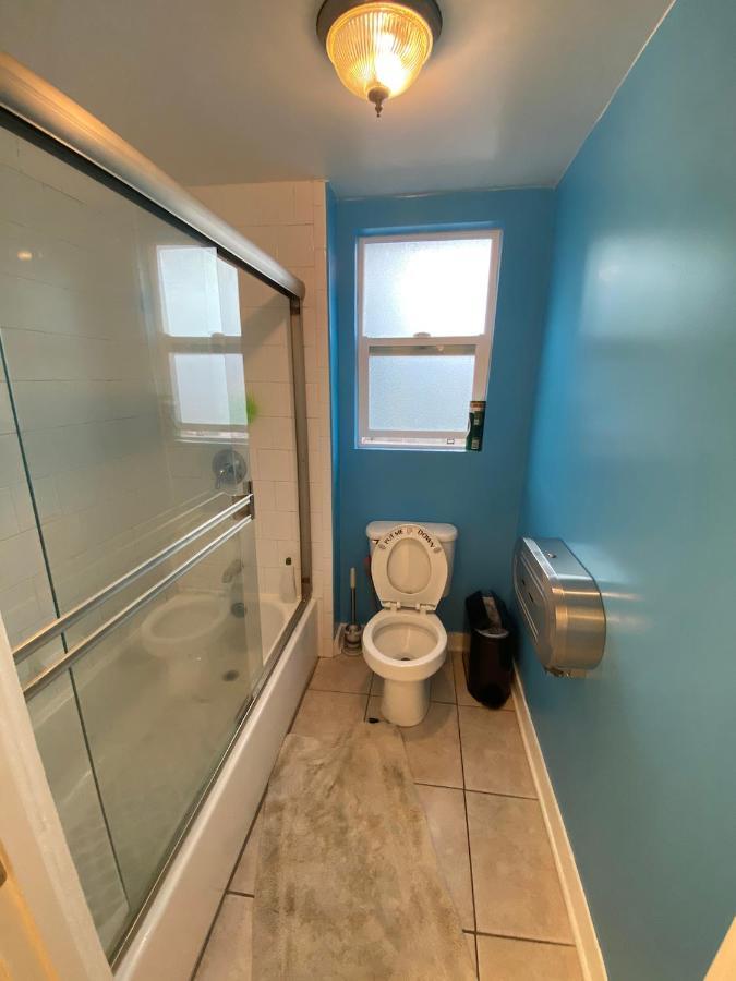 Private Large La Bedroom W Private Half-Bathroom - Ac - Wifi - Private Fridge Near Usc - Exposition Park - Usc Memorial Coliseum - Banc Of California Stadium - Downtown Los Angeles Dtla - University Of Southern California Usc! Екстер'єр фото